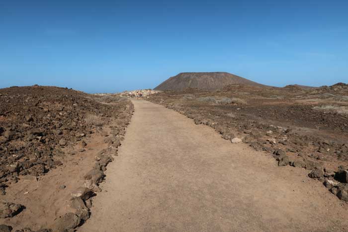 Sendero en Isla de Lobos en Fuerteventura